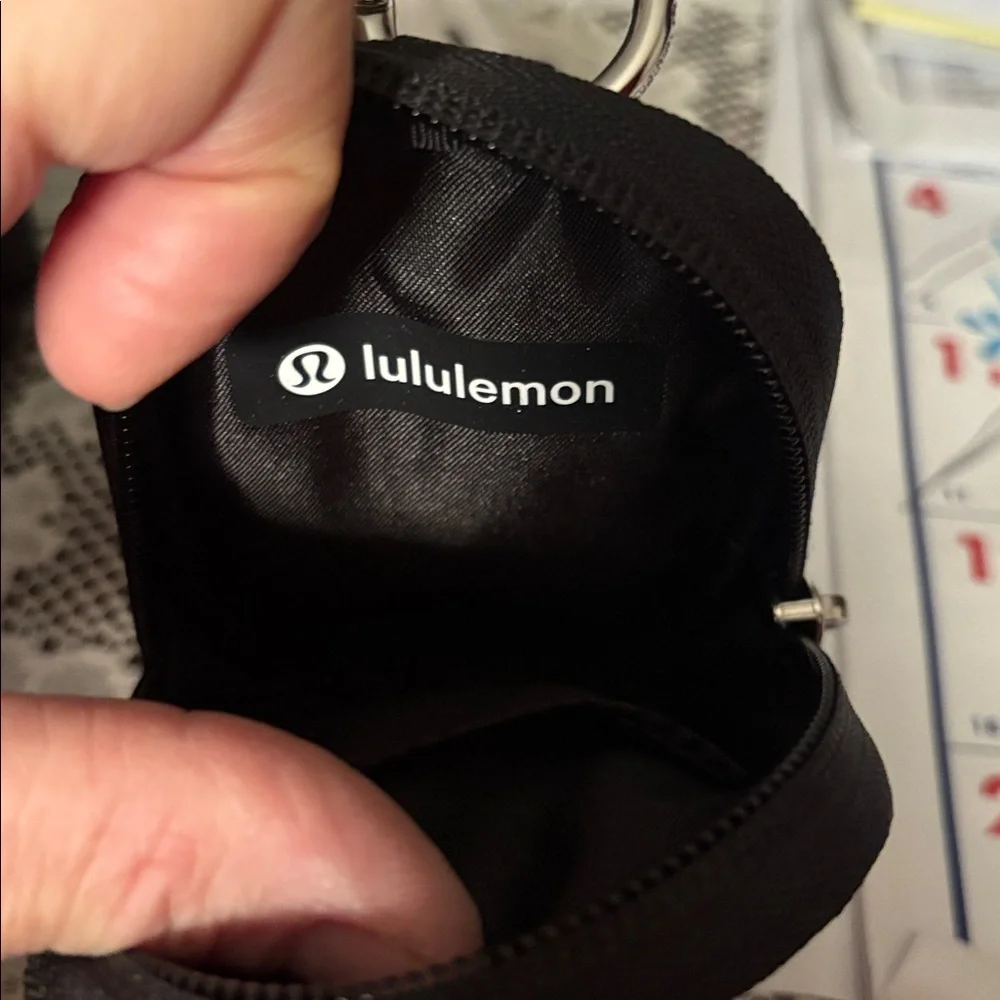 Lululemon nano clip able Black Compact Pouch new unused